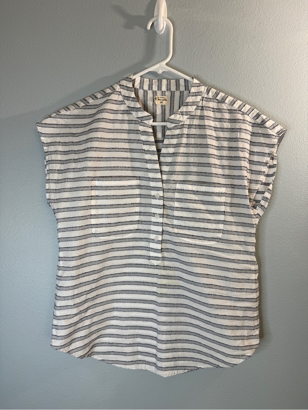 Bridge & Burn Striped Cotton Popover Blouse Navy White Cap Sleeve Portland